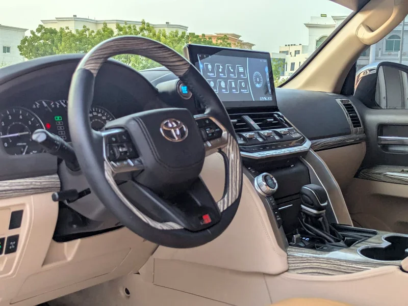 2014 Toyota Land Cruiser GXR MID 4 Cylinder Engine Black Brown SUV GCC Specs