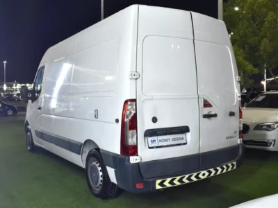 2020 Renault Master Other 4 Cylinder Engine White Black Van GCC Specs