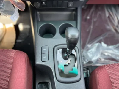 2025 Toyota Hilux TOYOTA HILUX DLX 2.7L AT White Red GCC Specs