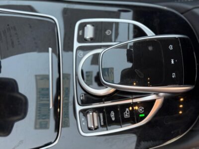 2017 Mercedes-Benz E400 3.0 litre 6 Cylinder Engine White Black Sedan