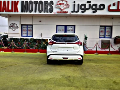 2022 Nissan Kicks SV 4 Cylinder Engine White Black SUV GCC Specs