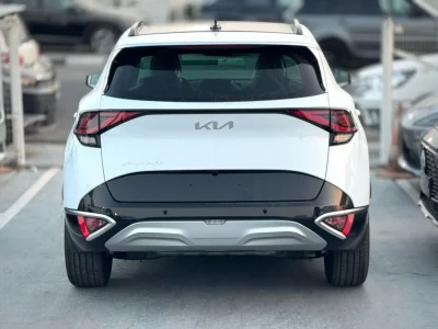 2025 Kia Sportage 2.0L 4 Cylinders Engine Petrol FWD White Black SUV