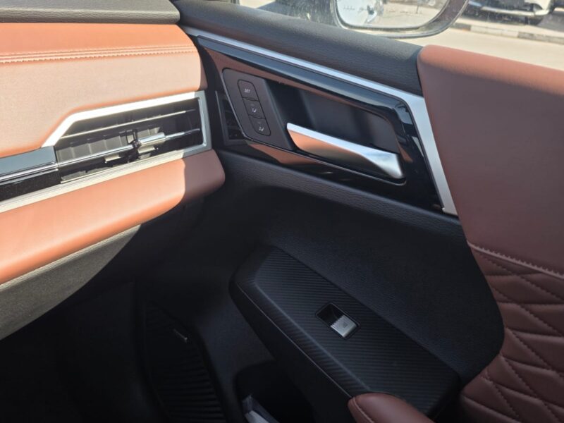 2026 Mitsubishi Outlander P-Line 2.5L DOHC Direct Injection 4-Cylinder Grey Brown Petrol