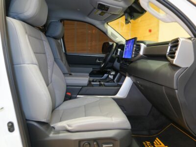 2024 Toyota Tundra HYBRID LIMITED i-FORCE MAX twin-turbo V6 Engine White Grey