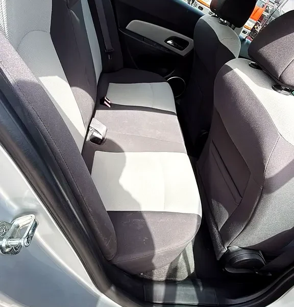 2017 Chevrolet Cruze LS 4 Cylinder Petrol Engine Silver Grey Sedan GCC Specs