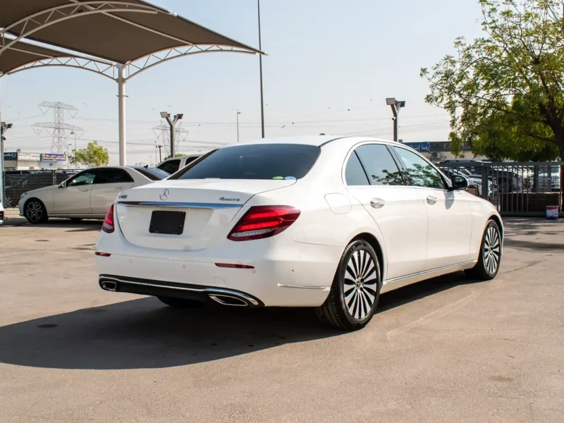 2018 Mercedes-Benz E-Class E400 4Matic 6 Cylinders Engine White Black Sedan