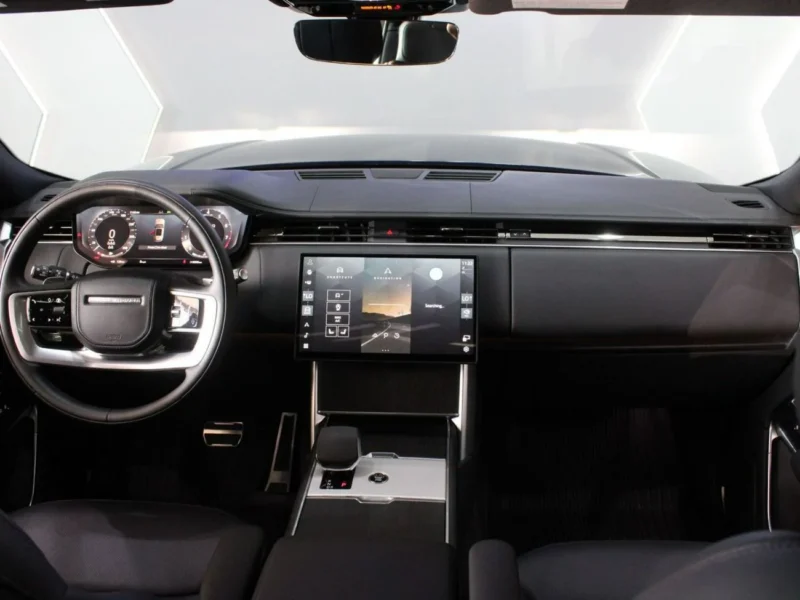 2025 Land Rover Range Rover Vogue SE 4.4L LiterTwin-Turbo V8 Engine Black SUV