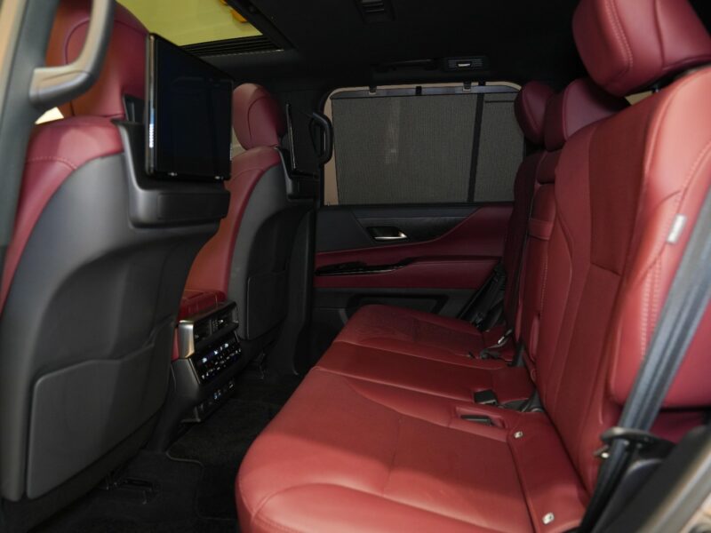 2023 Lexus Lx 600 Signature 3.5L twin-turbo V6 Engine Grey Red SUV