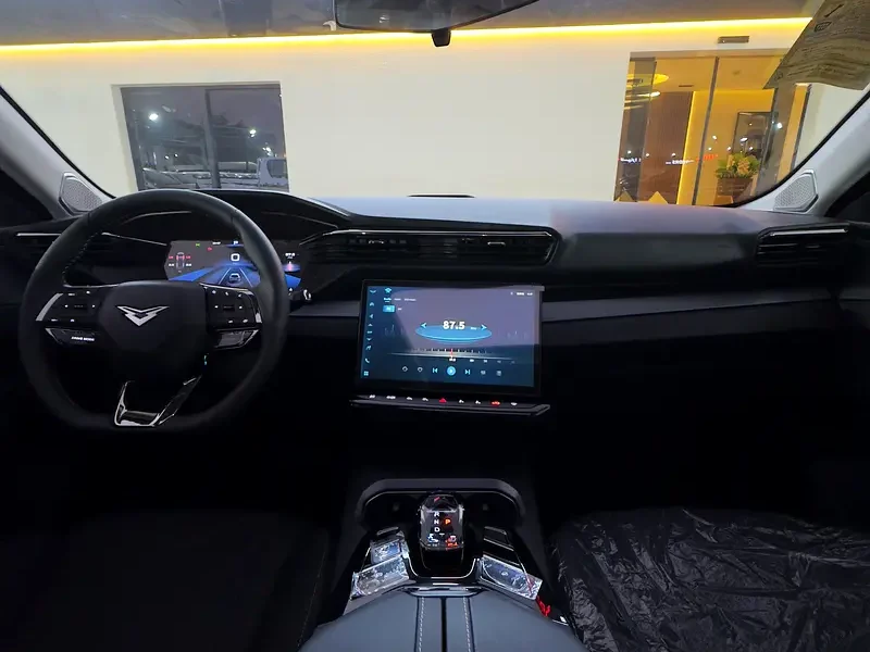 2025 Kaiyi X7 Flagship 4 Cylinders Engine Black SUV Automatic