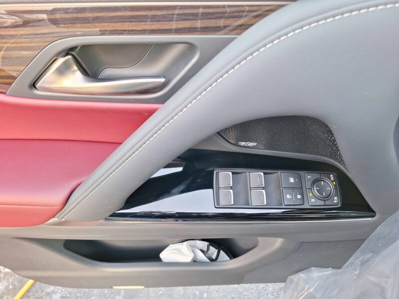 2023 Lexus LX600 3.5-liter V6 Four Cam 24-valve Black Red SUVPetrol