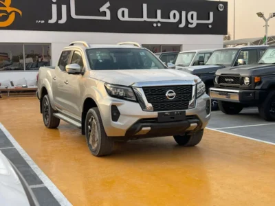 2024 Nissan Navara G Double Cab 2.5L 4 Cylinders Engine 4WD M/T Silver Black