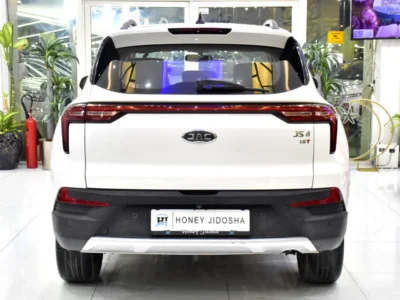 2023 JAC JS4 TURBO 4 Cylinders Engine White Beige Crossover GCC Specs