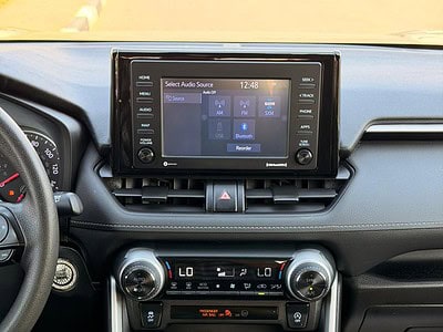 2021 TOYOTA RAV 4 XLE 2.5 L V4 Engine Green Black SUV Full Option