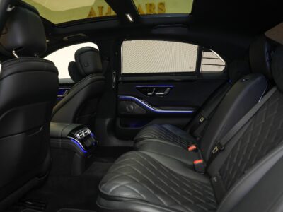 2021 Mercedes Benz S580 4.0 litre V8 Engine White Black Sedan
