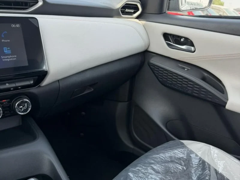 2025 Nissan Magnite 1.0L 4 Cylinders Engine TURBO SL Grey Black SUV