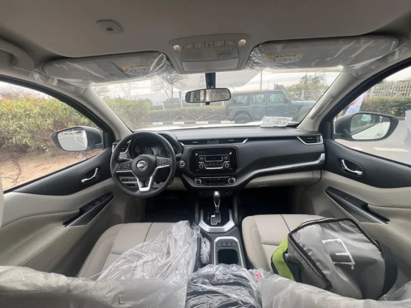 2024 Nissan XTerra SE 2.5L FWD SE 2.5L 4 Cylinder Engine FWD White Beige SUV