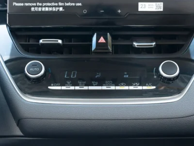 2025 Toyota Corolla Elite 1.8L 4-cylinder Hybrid Engine AT White Black Sedan FWD