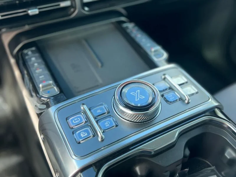 2026 Jetour G700 2.0L Turbo Engine Flagship Edition Hybrid Silver Beige SUV