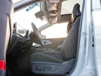 2025 Kia Sportage EX 4 Cylinders Engine White Black SUV GCC Specs