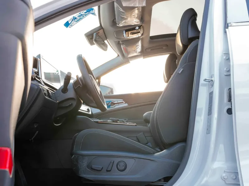 2025 Kia Sportage EX 4 Cylinders Engine White Black SUV GCC Specs