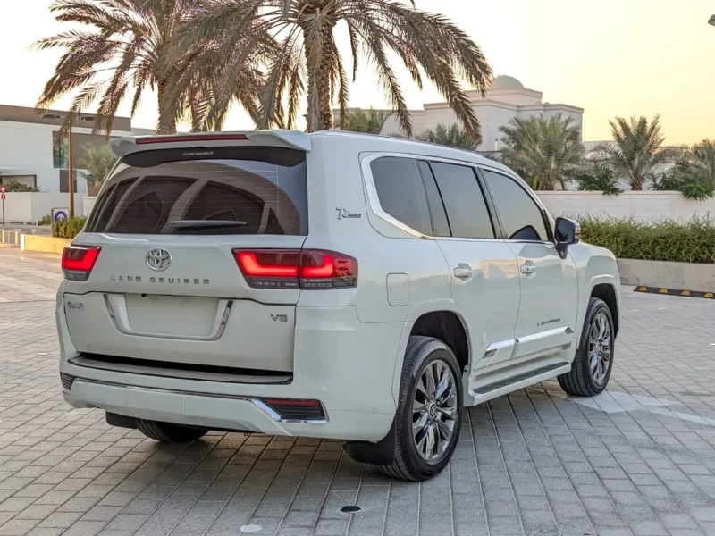 2015 Toyota Land Cruiser GXR TOP 6 Cylinders Engine White Beige SUV GCC Specs