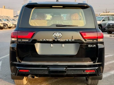 2025 Toyota Land Cruiser GXR 4.0L 6 Cylinder Engine Black Beige SUV GCC Specs