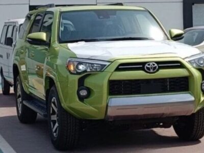 2024 Toyota 4Runner 4.0 litre V6 Gas Engine Green Black SUV Automatic