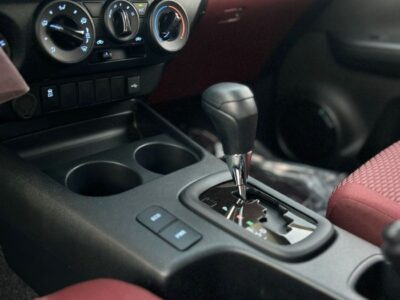 2025 Toyota Hilux DLX BASIC 2.7 4 Cylinder Engine PETROL White Red