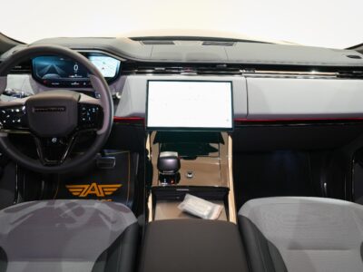 2024 Land Rover Range Rover Sport SV Edition One 4.4L Twin-Turbo V8 Gold White