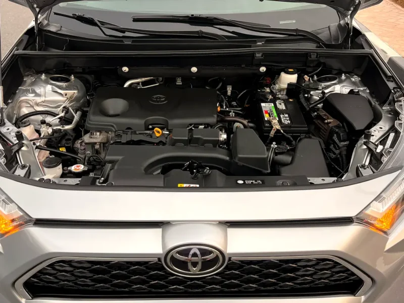 2022 Toyota Rav 4 XLE 4 Cylinders Engine Petrol Silver Black SUV Full Option