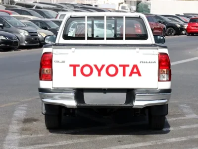 2025 Toyota Hilux SR RWD 2.7 L 4 Cylinders Engine White Red Pick Up Truck