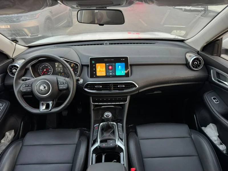 2024 MG HS 20T 1.5 litre 4 Cylinder Engine Petrol Manual White Black