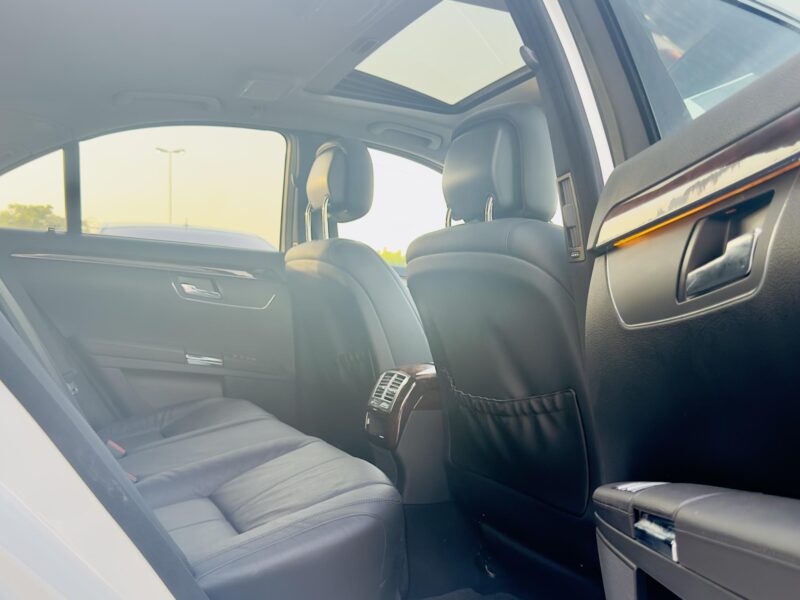 2007 Mercedes-Benz S 350 3.5 liters V6 Engine Petrol White Black Sedan