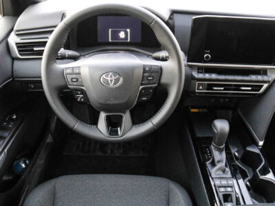 Toyota Camry LE 2.5L Hybrid 2025 Silver Metal Black Sedan