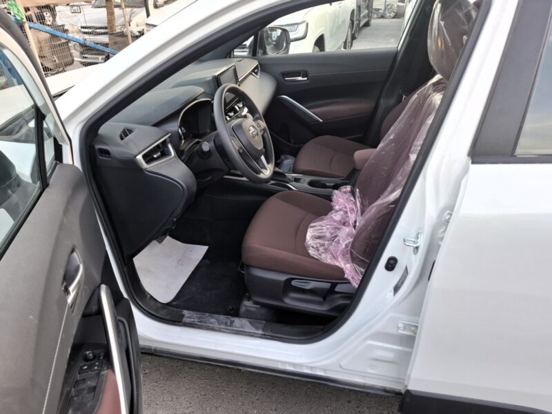 2025 Toyota Corolla Cross 1.8L 4 Cylinder Engine White Petrol GCC Specs