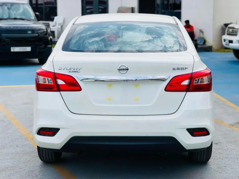 2025 NISSAN SYLPHY FWD 1.6L 4 Cylinders Engine White Black Sedan