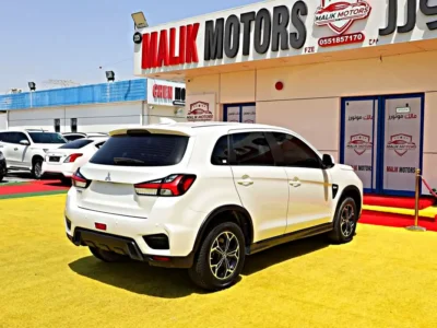 2022 Mitsubishi ASX GLX 4 Cylinder Engine White Black SUV GCC Specs