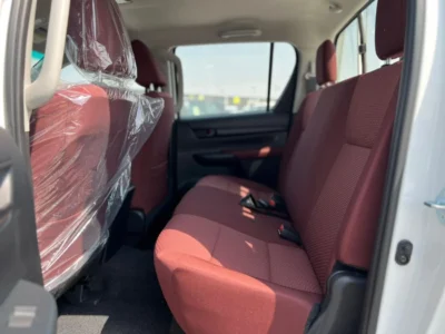 2025 Toyota Hilux TOYOTA HILUX DLX 2.7L AT White Red GCC Specs