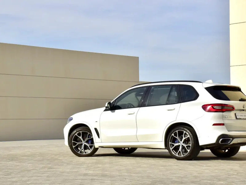 2019 BMW X5 Xdrive 40i 6 Cylinder Engine White Tan SUV GCC Specs