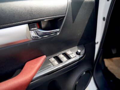 2025 Toyota Hilux GLX 2.7L Double Cab Utility 4WD MT White Red Pick Up