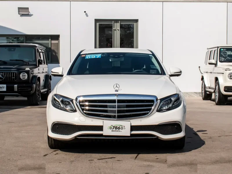 2018 Mercedes-Benz E-Class E400 4Matic 6 Cylinders Engine White Black Sedan