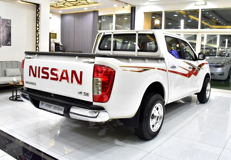 2019 Nissan Navara SE 4 Cylinders Engine White Red Pick Up Truck GCC Specs