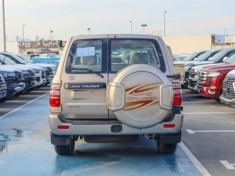 2005 TOYOTA LAND CRUISER GXR 2005 4.5L MANUAL Transmission Gold Beige SUV