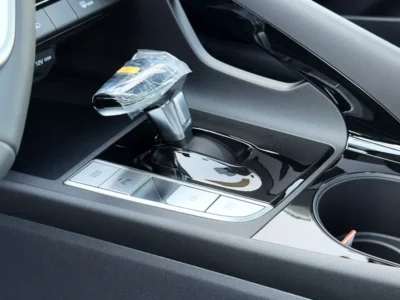 2025 Hyundai Elantra Other 1.5 litres 4 Cylinder Engine Black Grey Sedan AT