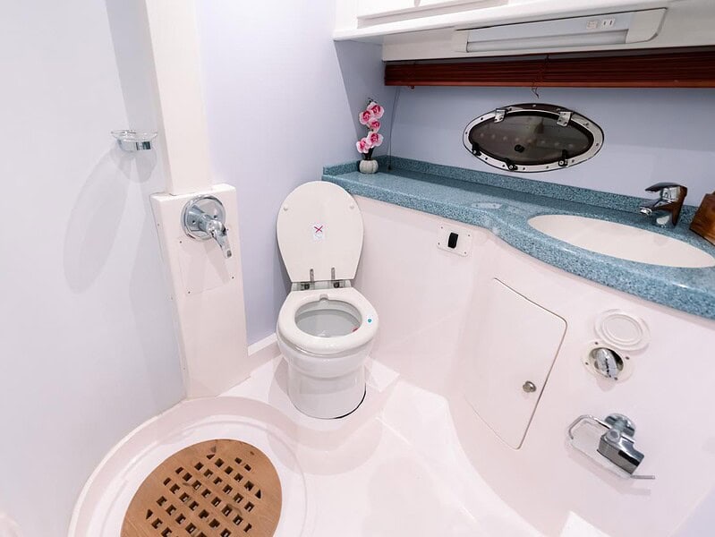 Rental Yacht Charters Dubai UAE