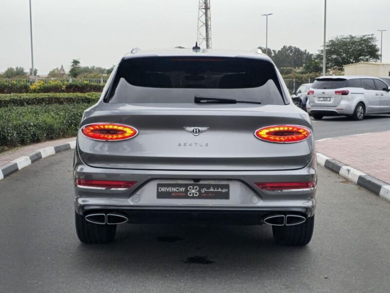 2021 Bentley Bentayga FIRST EDITION 8 Cylinder Engine Grey Beige SUV