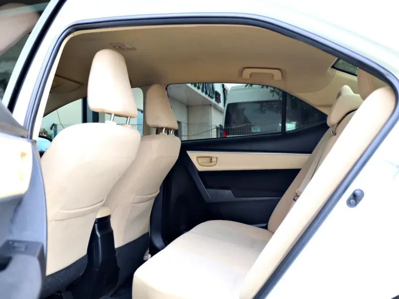 2018 Toyota Corolla XLI 4 Cylinders Engine Petrol White Beige Sedan