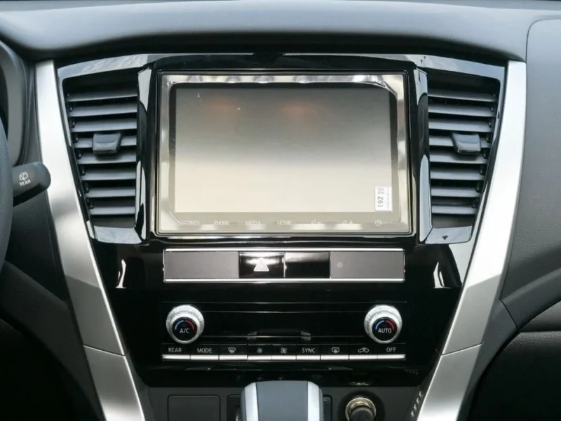 2025 Montero Sport GLS 3.0L 4WD Petrol A/T Black Black GCC Specs