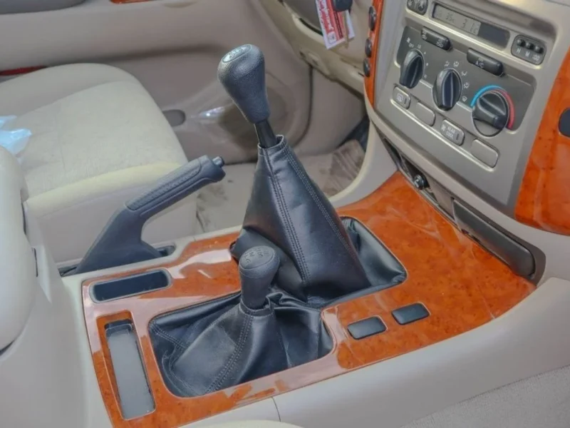 2005 TOYOTA LAND CRUISER GXR 2005 4.5L MANUAL Transmission Gold Beige SUV