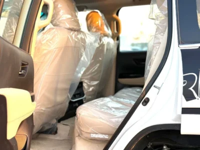 2022 Toyota Land Cruiser GXR 4.0L 6 Cylinders Engine White Beige SUV GCC Specs